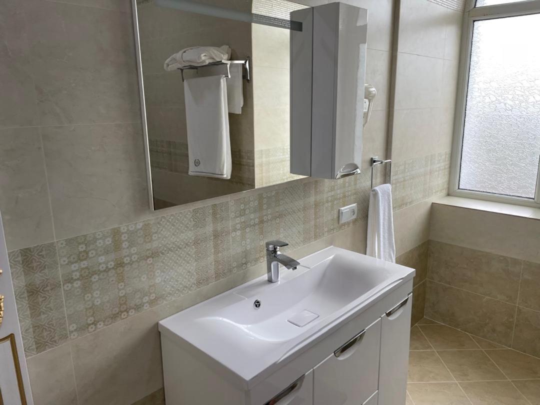 Sipehr Hotel Chkalovsk Eksteriør billede